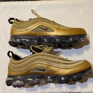 Nike vapor max size 10 great condition.